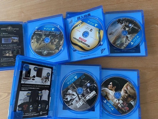 【受け渡し予定/受付停止中】【ソフト付き/動作確認済み】PS4本体+コントローラ