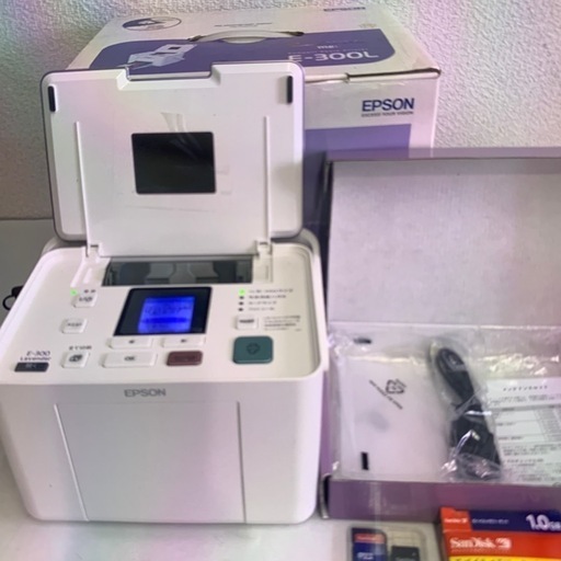 数回使用のみ インク付き EPSON エプソン カラリオミー E-300L 画面保護フィルム付き 箱付き 写真 ハガキ プリンター 小型 印刷 機械 家電