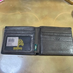 ROOTSの本革の財布です。の画像