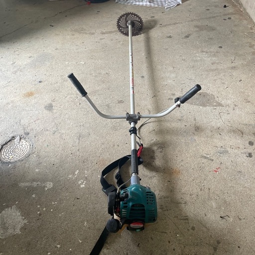 マキタ　エンジン草刈機