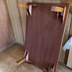 折りたたみテーブルの画像