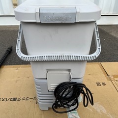 アイリスオーヤマ：タンク式高圧洗浄機 ホワイト SBT-512Nの画像