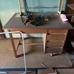 内装解体中。必要な方お持ち帰り下さいの画像