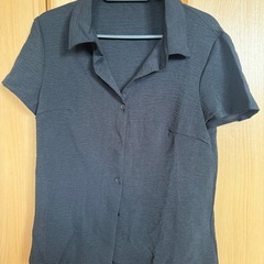 【新品】シャツ/Sサイズ/可愛いオシャレ/少し伸びる生地で着心地◎ の画像