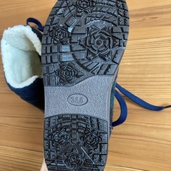 【試着のみ】moz  スニーカー 22.5cmの画像
