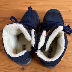 【試着のみ】moz  スニーカー 22.5cmの画像