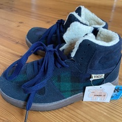 【試着のみ】moz  スニーカー 22.5cmの画像