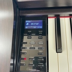 ヤマハYAMAHA電子ピアノ 中古美品CLP-535R 2016年製　専用椅子付き の画像