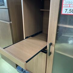 家具探すなら「リサイクルR」❕ミドルレンジボード❕キッチン収納❕ ゲート付き軽トラ”無料貸出❕購入後取り置きにも対応 ❕Ｈ147の画像