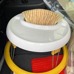 ベビー歩行器