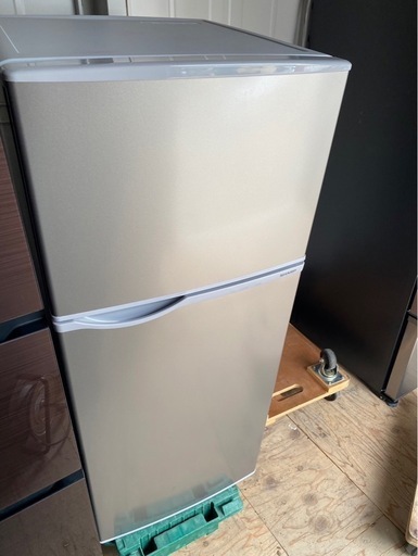 2019年製✨シャープ SHARP 冷蔵庫 (幅48.0cm) 128L 2ドア(右開き) シルバー系 SJ-H13E-S(0921k