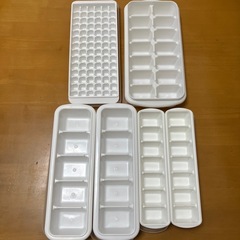 製氷皿　タッパー　おにぎらず　カップ　カゴ　まとめ売りの画像