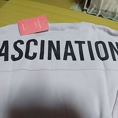 【新品♡美品】トレーナーＬサイズ（ラベンダー色）の画像