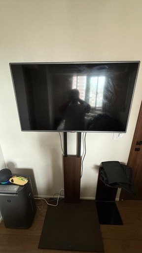 LG液晶テレビ 
47型 テレビスタンド付