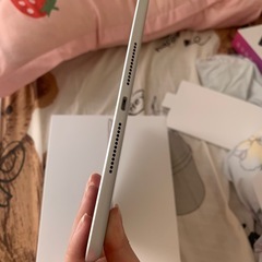 iPad第9世代Wi-Fiモデル 64GB 10.2イン チバッテリー100%
