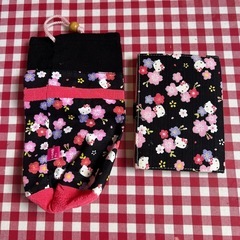 和柄キティ手帳ケース＆ペットボトル入れの画像