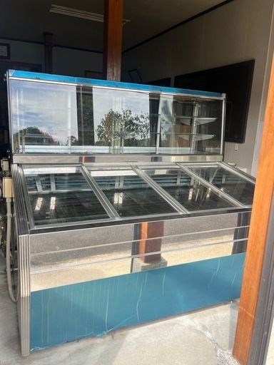 冷蔵の陳列(鮮魚)