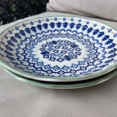 ピーターラビットカレー皿３枚&青いカレー皿2枚の画像