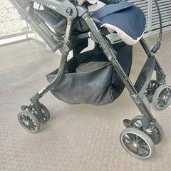 【お取引中】Combi💓 オマケでレインカバー付きB型ベビーカー❣️フード付き軽いの画像