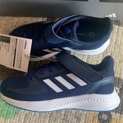 新品　adidas スニーカー　18cm
