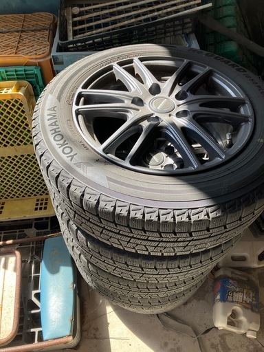 スタッドレスタイヤ　ホイール付