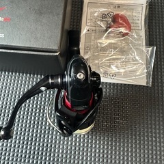VENTURA 25D8R-H スピニングリールの画像