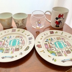 【受け渡し予定者決定済】TIFFANY&Co.プレート他、ディズニーコップなど　食器セット　の画像