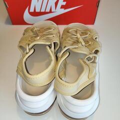 【値下げ】ナイキ エア マックス ココ　ウィメンズサンダル (23cm)の画像