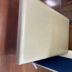 理学療法用リハビリベッドの画像