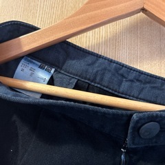 UNIQLO 黒デニムスカートの画像