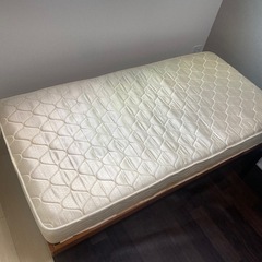 シングルベッド、ベットフレーム付