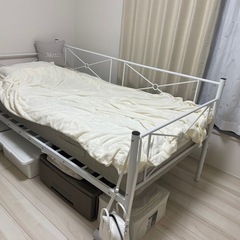 パイプベッド　　