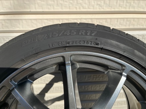 値下げ　
タイヤホイールセット 215/45R17
