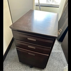 オフィス家具　キャビネット　ブラウン