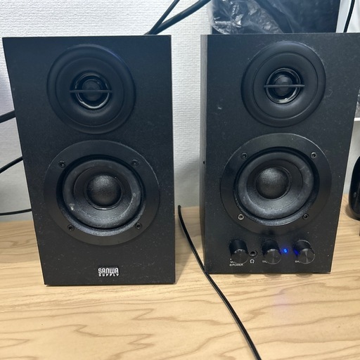 追記)サンワダイレクト PCスピーカー 有線 3.5mm 木製 16W アンプ内蔵スピーカー ブックシェルフ型 400-SP068
