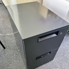 キャビネット　黒
