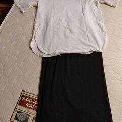 レディースセット　オーバーサイズTシャツ　スカート　どちらもMサイズ