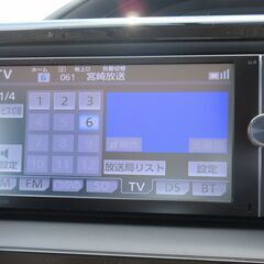 トヨタ　ノア　Ｓｉ★1年保証★ロードサービス付　７人乗り　純正ＳＤナビ　地デジ　バックカメラ　Ｂｌｕｅｔｏｏｔｈ　左側パワースライドドア　ビルトインＥＴＣ　スマートキー　アイドリングストップ　オートライト　ＬＥＤヘッドライト　純正１６ＡＷの画像