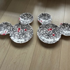 クリスマス20％しました❣️1枚¥400ミッキーの形のお皿