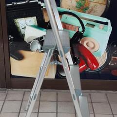 DCMカーマ 手すり付きアルミ踏み台 0926-018