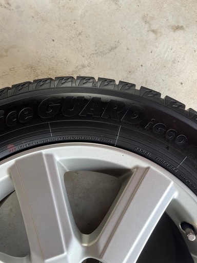 スタッドレスタイヤ　ホイール付4本セット