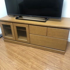 テレビボードの画像