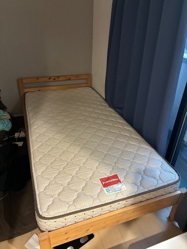 ベッド、 電子 レンジ、 冷蔵庫、 洗濯机 、テーブル、 炊飯器 、エアフライヤー