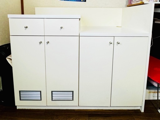 レジカウンター、マガジンラック