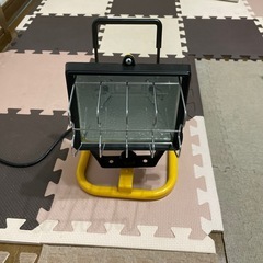 ハロゲン投稿器。野外照明器具。500W。写真撮影の為出しました。アウトドアに。夜間の作業に最適。SPHL-500。WORKING  HALOGEN LIGHTの画像