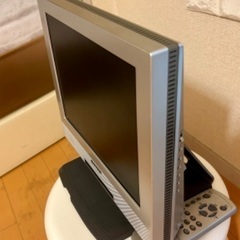 シャープの液晶テレビ　モニター　12inchの画像