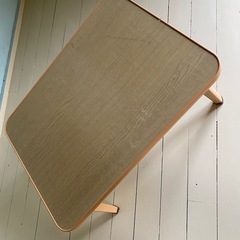 折りたたみテーブル