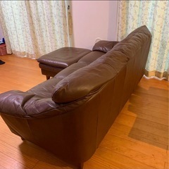 最終価格　定価28万　本革　ソファー　カウチ　オットマン付　　カリモク　の画像