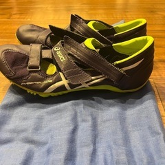 陸上用スパイク　asics 27.0