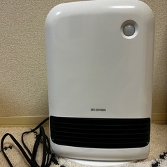 また値下げしました！！○2023年製美品✨○大風量セラミックファンヒーター✨脱衣所やキッチン、リビングでの足元などに最適✨の画像